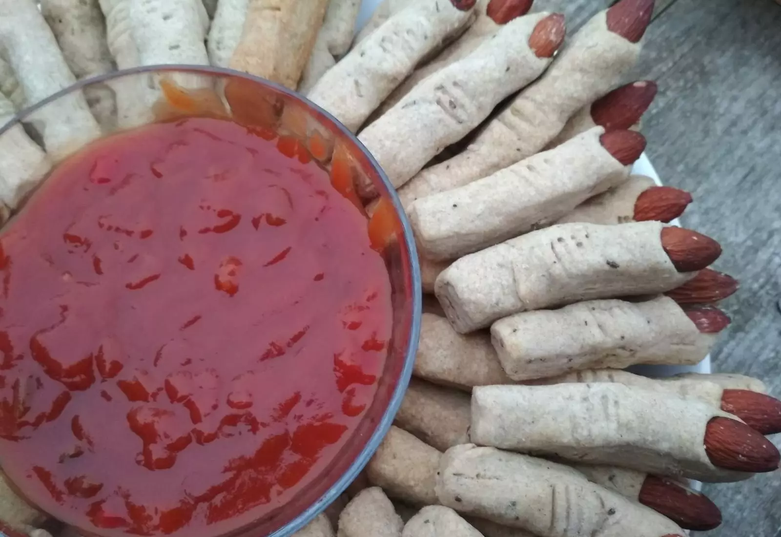 Strašidelné slané prsty na Halloween